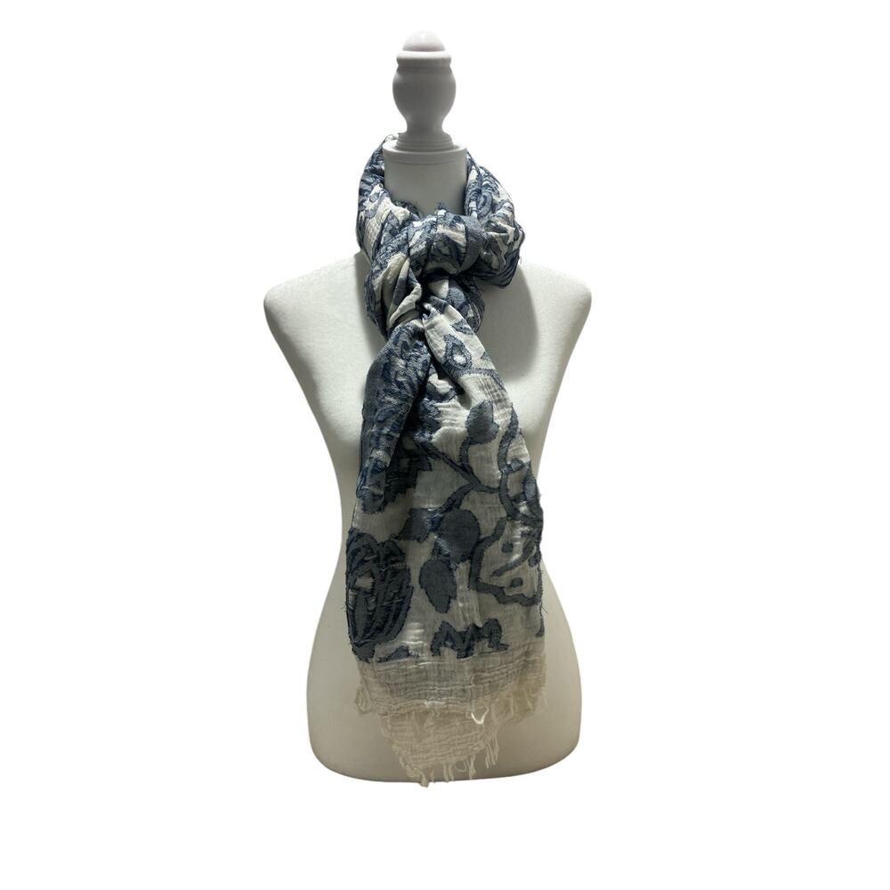 Universal Thread Scarf Shawl Blue White Large